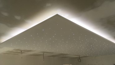 Svetelné stropy