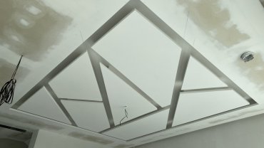 sadrokartónový strop v obývačke 